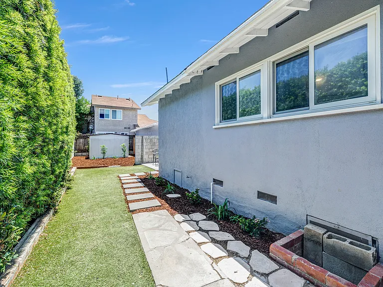 221 Avocado St #A — Photo 24
