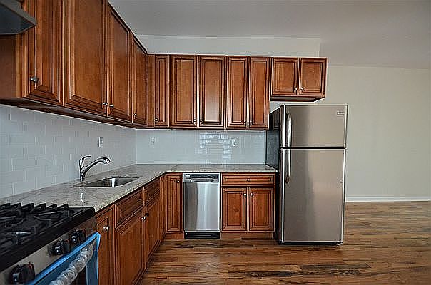 1st image of 522 W 136th St #2E