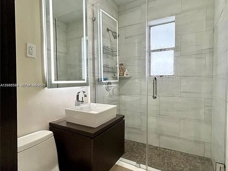 900 Jefferson Ave #9 — Photo 13