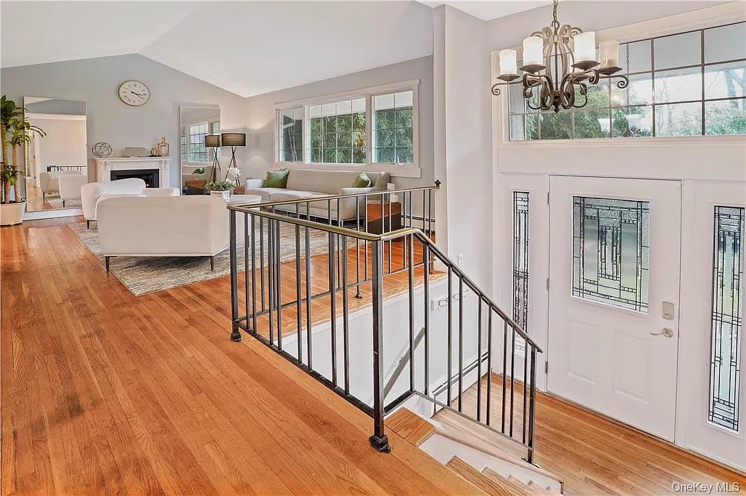 4 bed, 3.0 bath, 2032 sqft, $7,000 — Photo 2