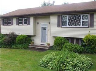 26 Lenape Rd, Pearl River, NY 10965