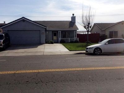1381 E B St, Los Banos, CA, 93635