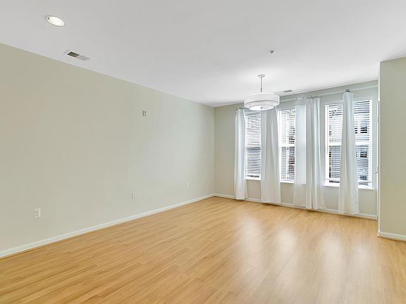 3rd image of 2655 Prosperity Ave APT 320
