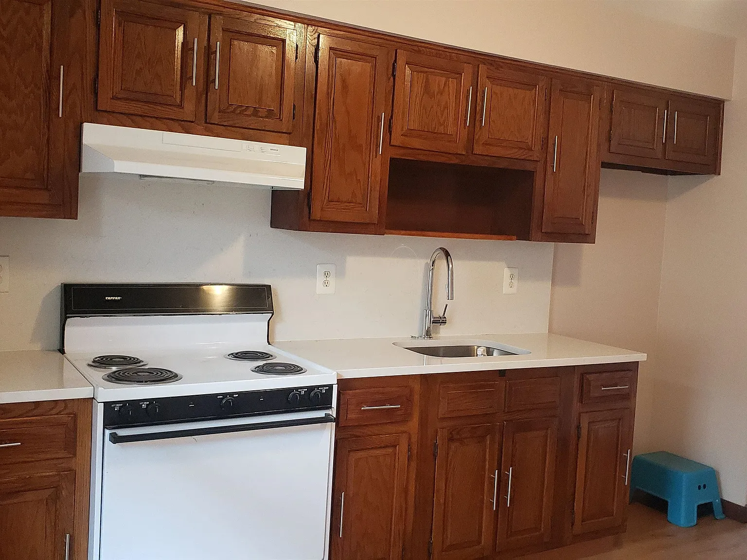 2 bed, 1.0 bath, $2,000 — Photo 3