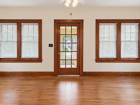 5th image of 119 Elm Pl