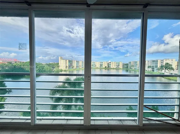 141 SE 3rd Ave APT 402, Dania, FL 33004