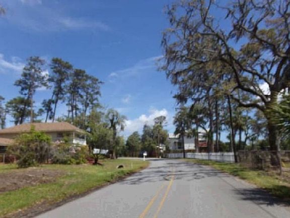 Exterior Neighborhood (street photo)