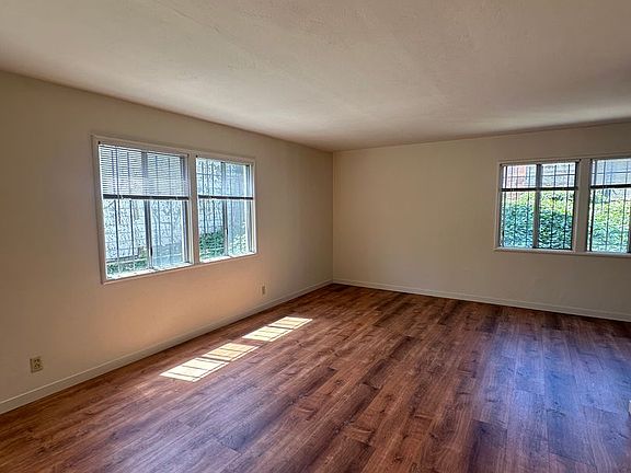 3rd image of 1939 E 29th St #2B-1BA-950SQFT