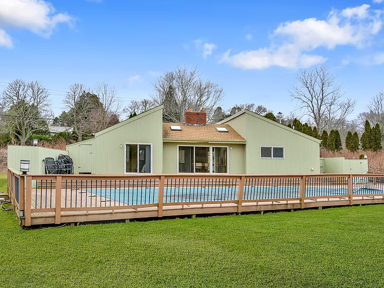 58 Windmill Ln — Photo 3