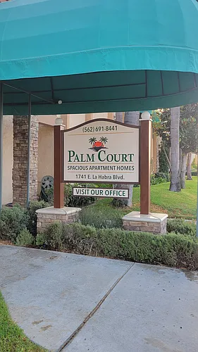 Palm Court Apartments Photo 1