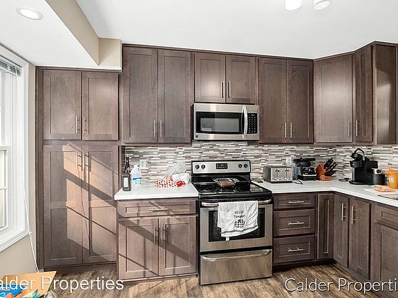 4th image of 3944 Courtyard Pl SE