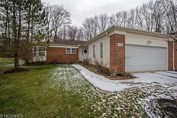 1st image of 702 Woodlake Dr
