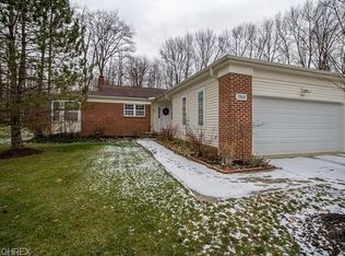 702 Woodlake Dr, Aurora, OH 44202