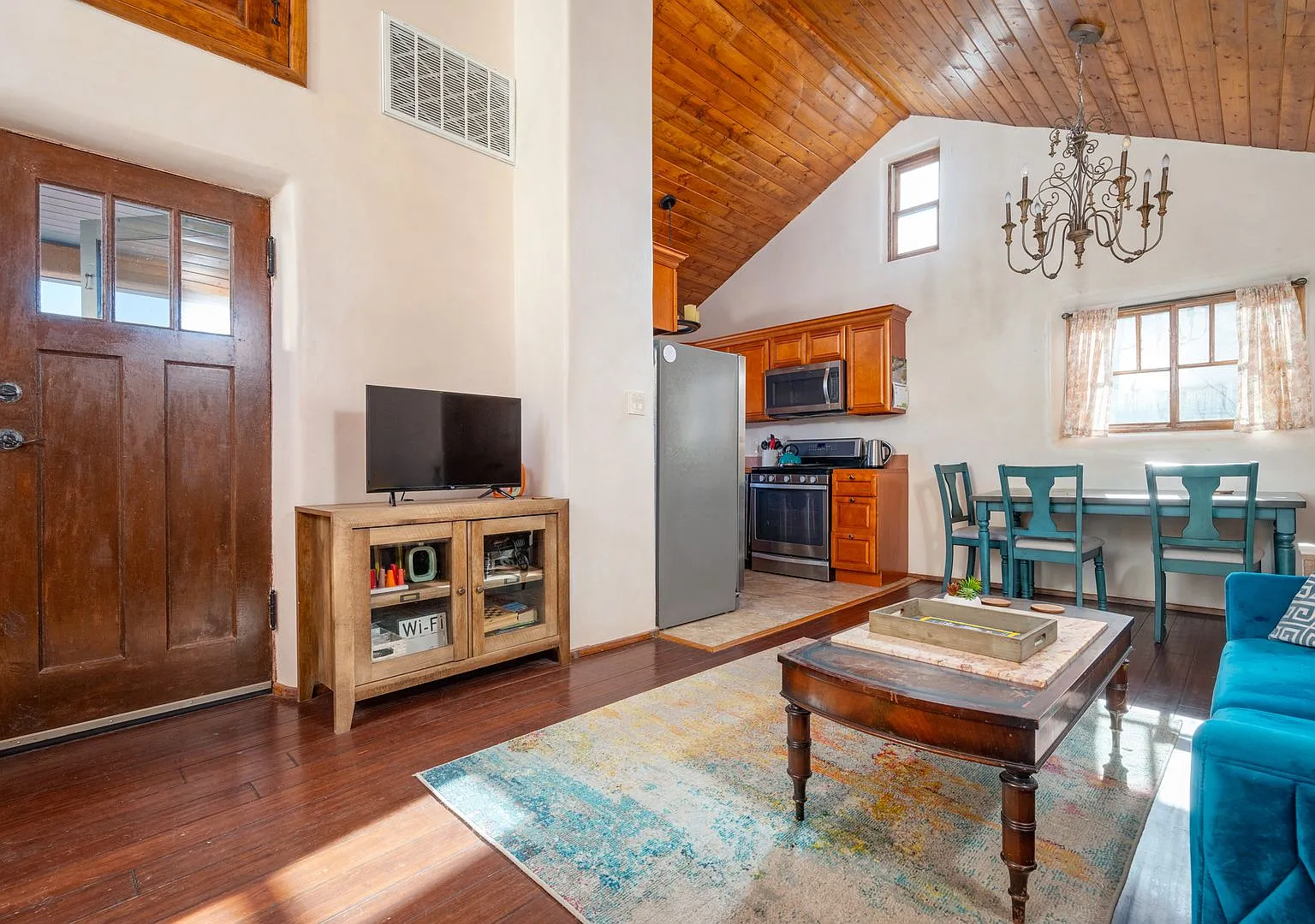 Long Term Vacation Rental Available Now — Photo 4