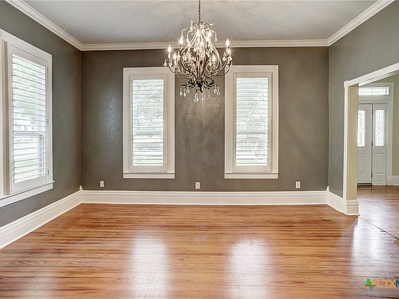 5th image of 1322 N Avenue F #A