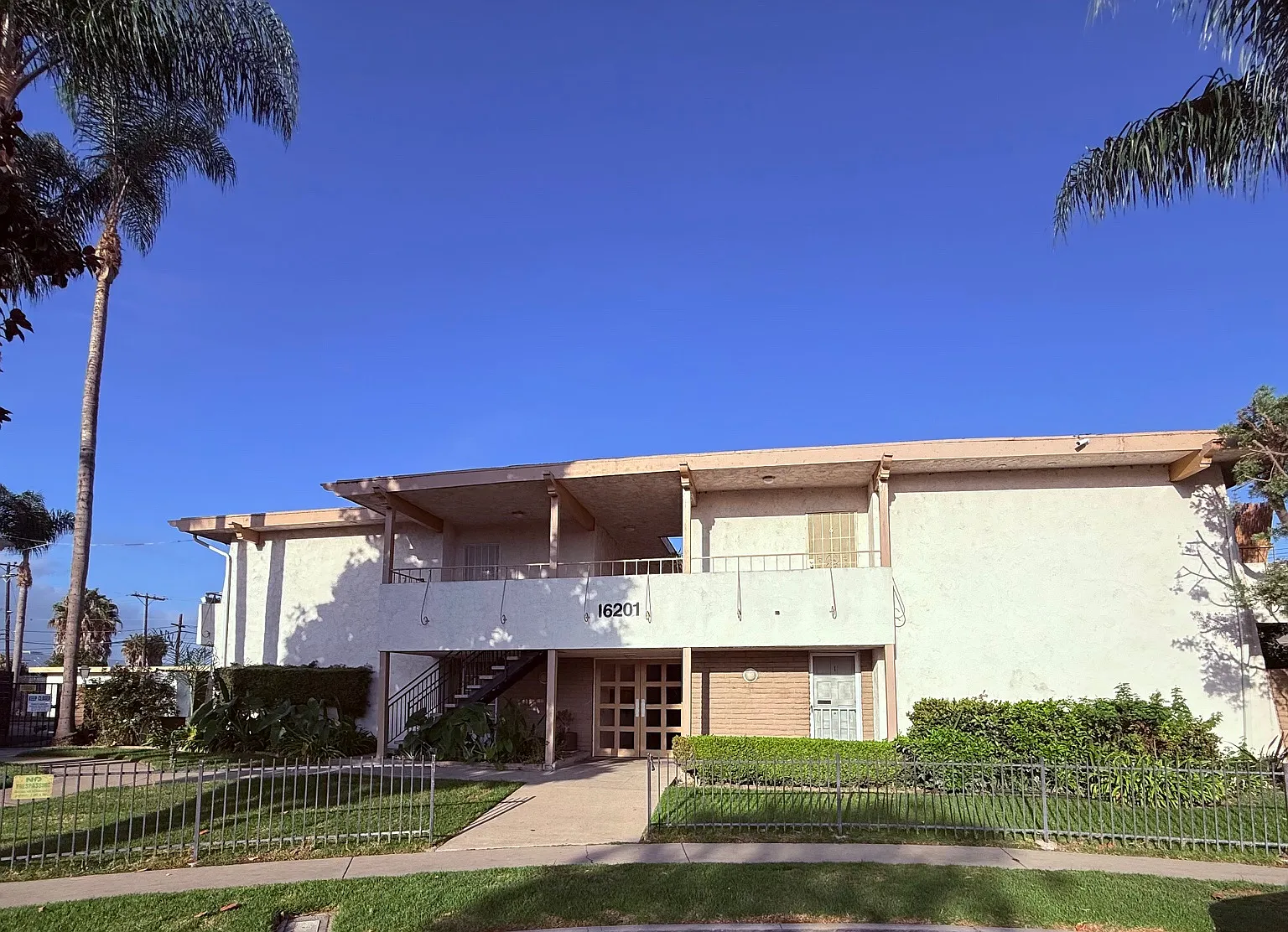 1 bed, 725 sqft, $2,200 — Photo 1