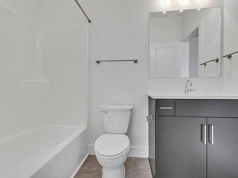 626 N College Ave — Photo 14