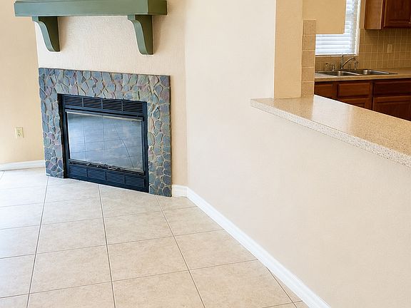 3rd image of 546 Cidermill Pl