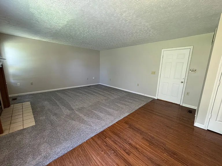 5538 N Meadow Dr — Photo 11