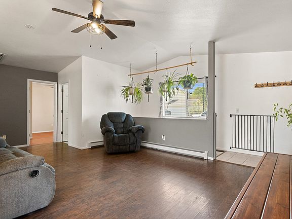 4th image of 482 Forelle St