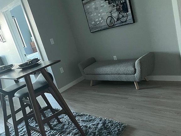 2nd image of 1100 W Columbia Way