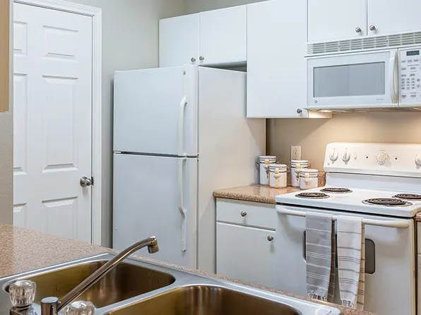 Hidden Lake Apartments