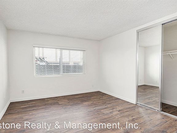 5th image of 1144 21st St APT 4