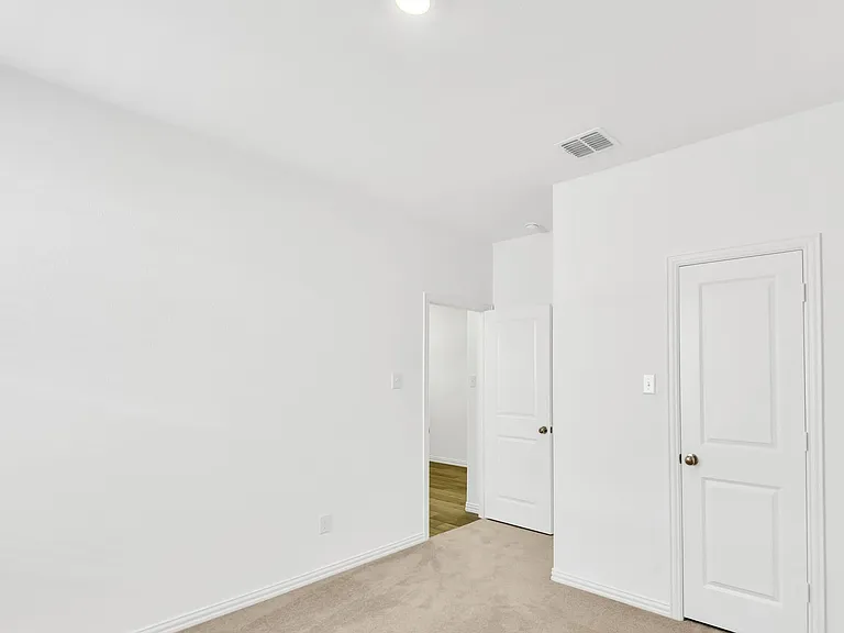 5126 Penrose Dr — Photo 2