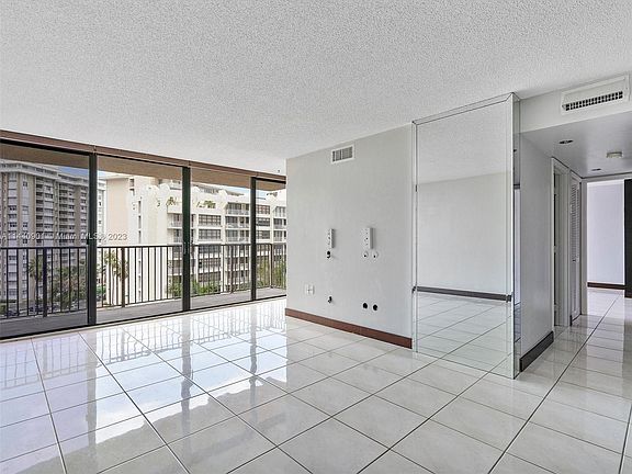 5th image of 1450 Brickell Bay Dr APT 709