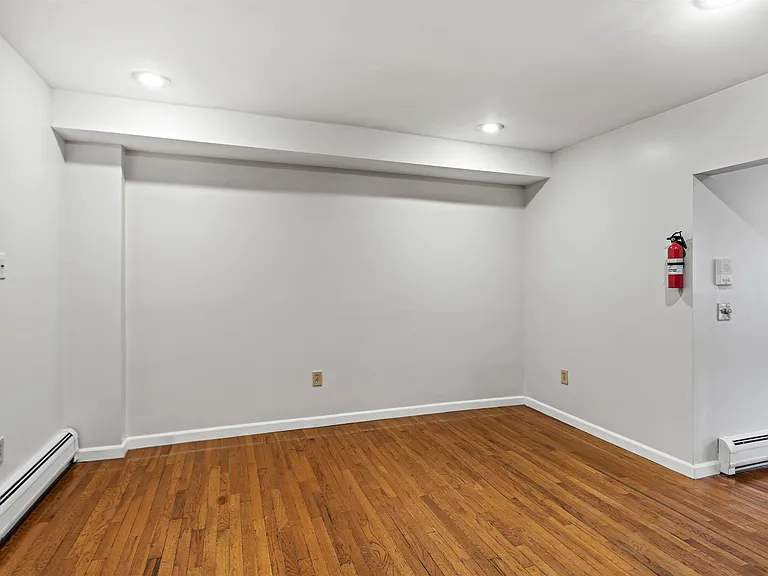 800 Ocean Ave #1 — Photo 15