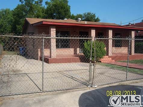 4th image of 2342 Athel Ave