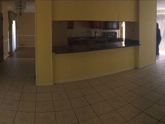 3rd image of 3611 Heritage Dr N