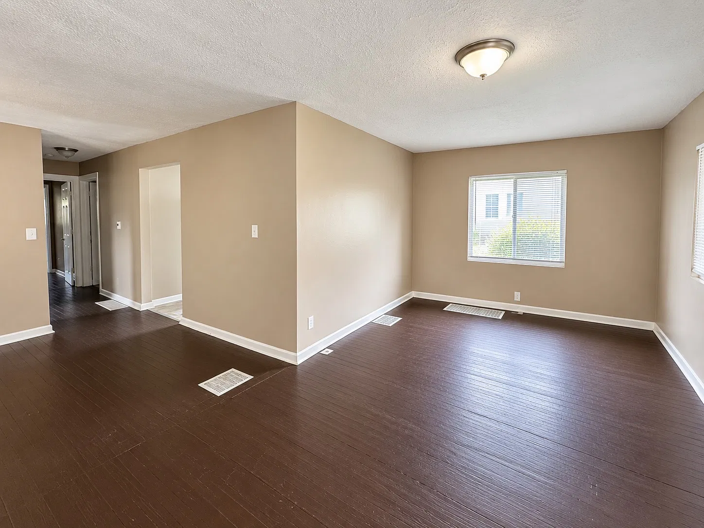 1525 Comer Ave — Photo 2