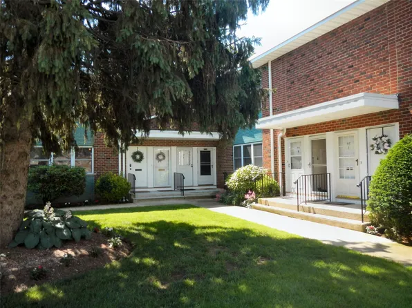 106 Farber Drive #106, West Babylon, NY 11704
