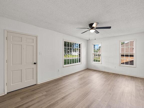 3rd image of 1731 Forest Ave