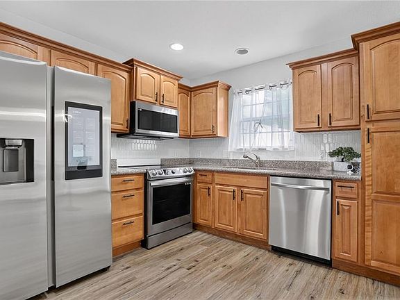 5th image of 21061 Millridge St