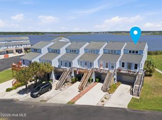 24 Bermuda Landing Pl, North Topsail Beach, NC 28460