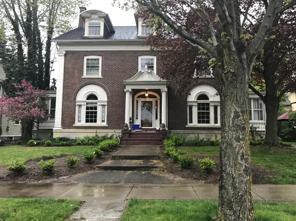 326 Madison Ave SE APT 3, Grand Rapids, MI 49503