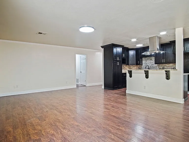 625 Hawthorne Pl — Photo 14