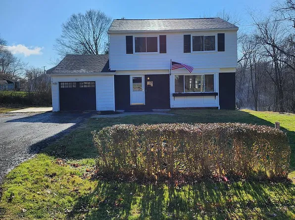 125 Fairlane Dr, Industry, PA 15052