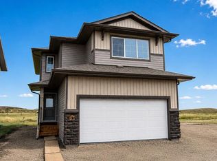57 N Lincoln St, Sylvan Lake, AB T4S2R1