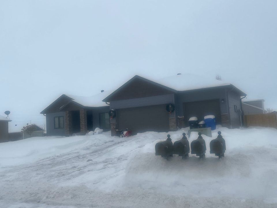 5087 Woodhaven St S, Fargo, ND 58104 Zillow