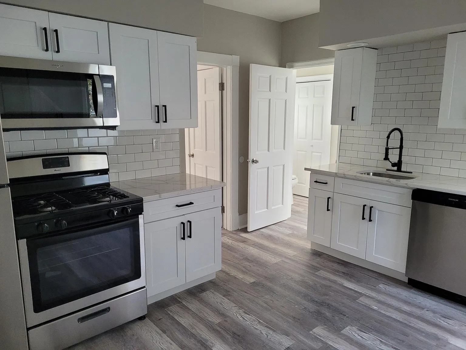 1 bed, 1500 sqft, $2,400 — Photo 4