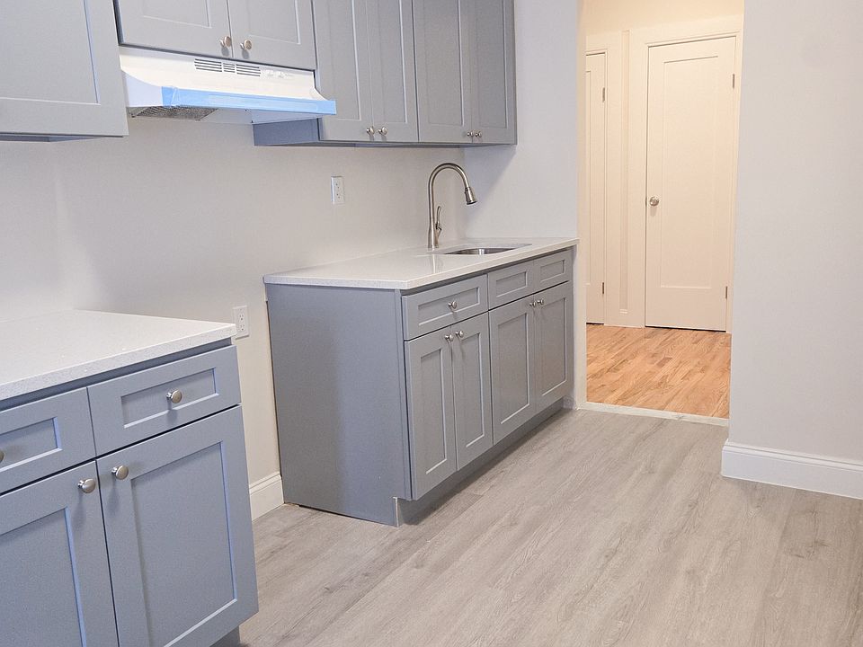 1st image of 1404 Noble Ave APT 1G