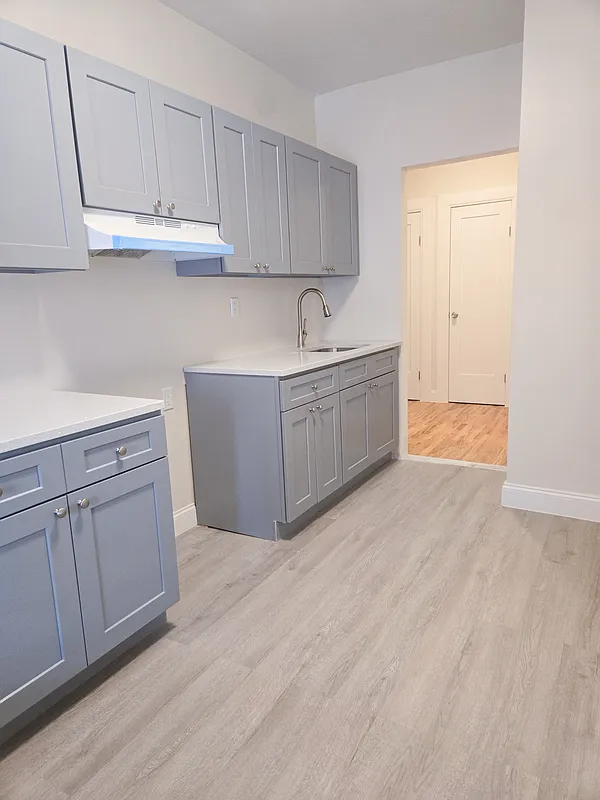 1404 Noble Avenue 1G