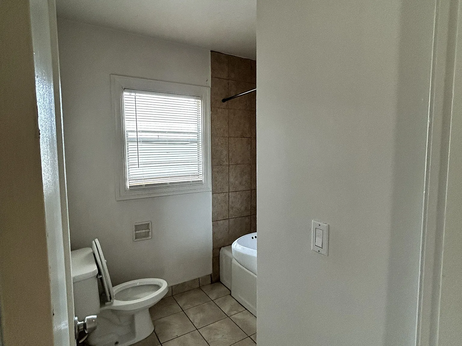 Studio, $1,700 — Photo 3