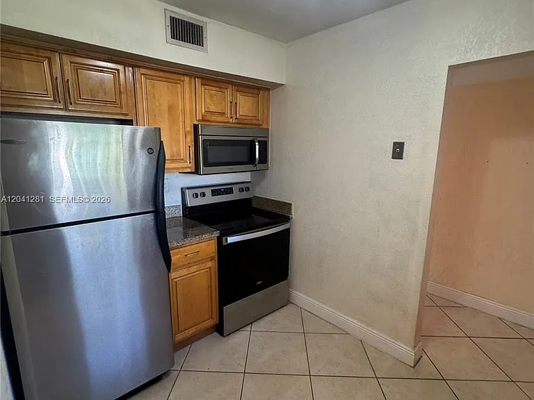 8601 SW 94th St #103W — Photo 3