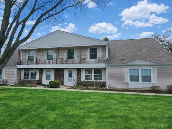 134 Bright Oaks Cir #134, Cary, IL 60013