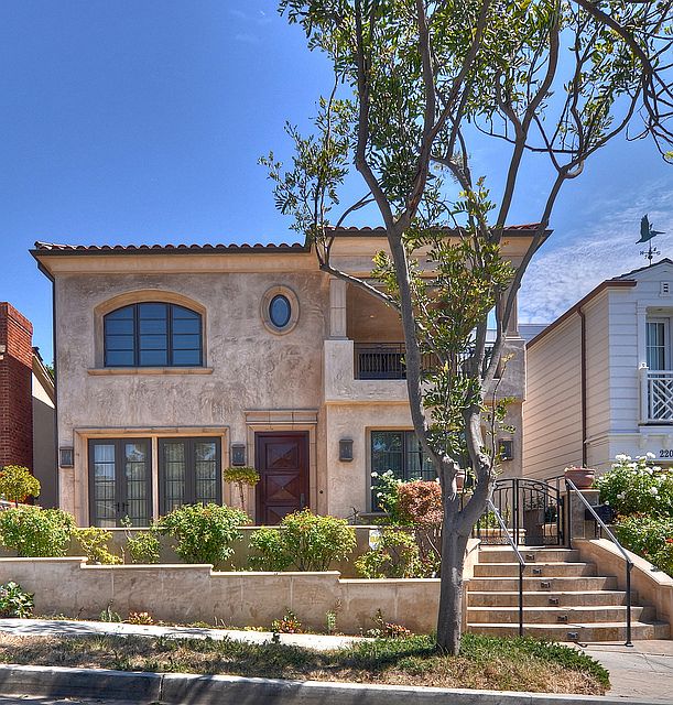 1st image of 222 Iris Ave