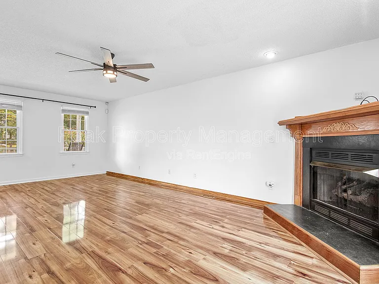 5824 Silver Fox Ln — Photo 11